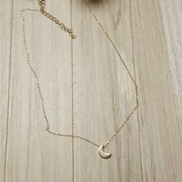 🌙🌙Super Cute GOLD plated Moon Necklace🌙🌙 - Picture 3 of 5